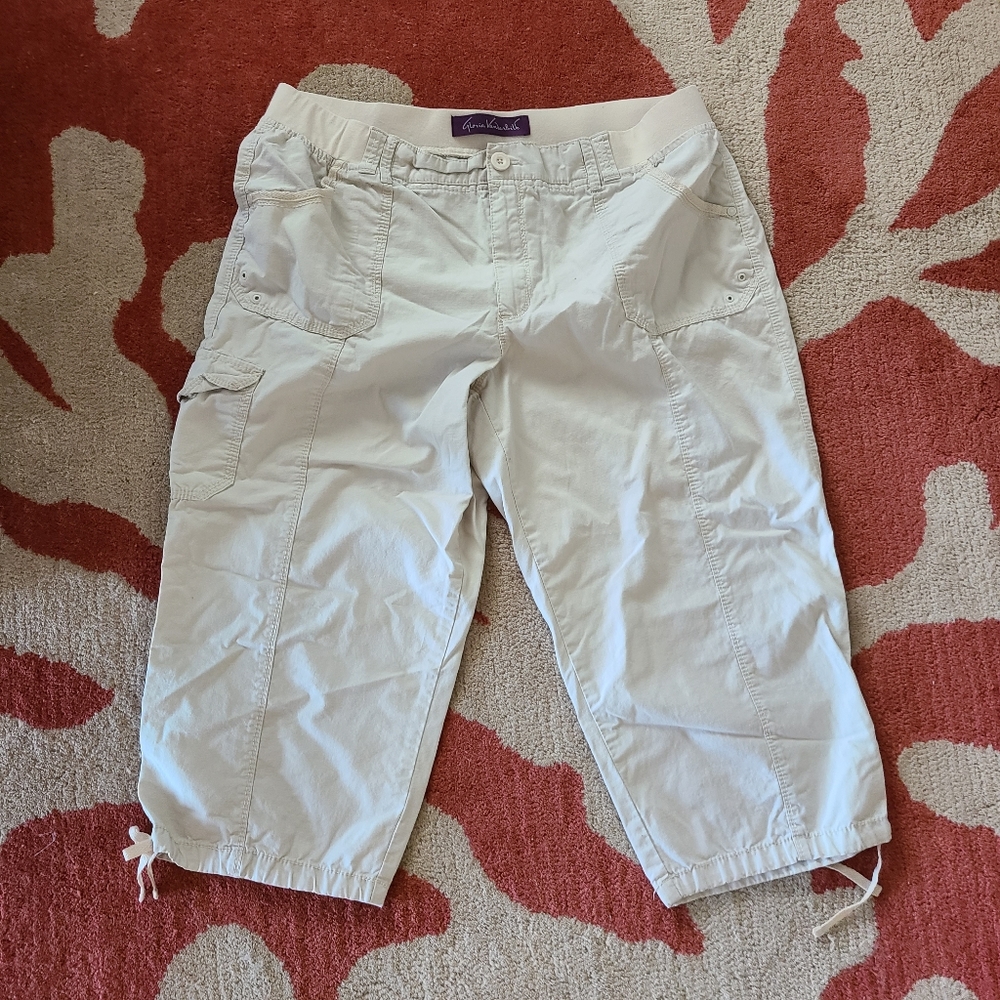 Khaki Capri pants sz 14
